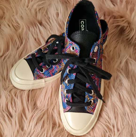 Converse size 8 snake print sneaker - Picture 2 of 5